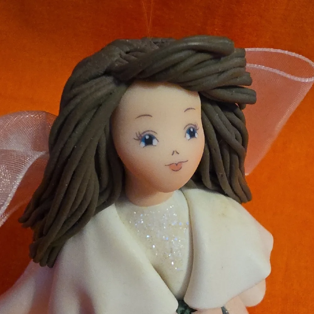 Kneeded Angels Ornament Figurine with Wreath 6305